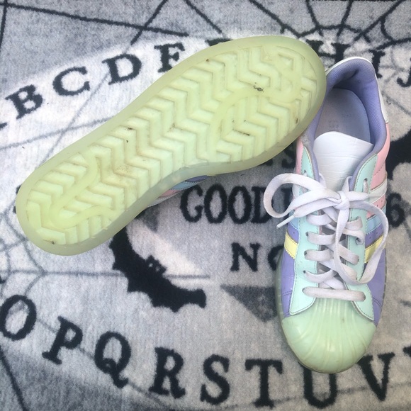 Easter Edition Adidas Superstar CLR - Picture 2 of 3